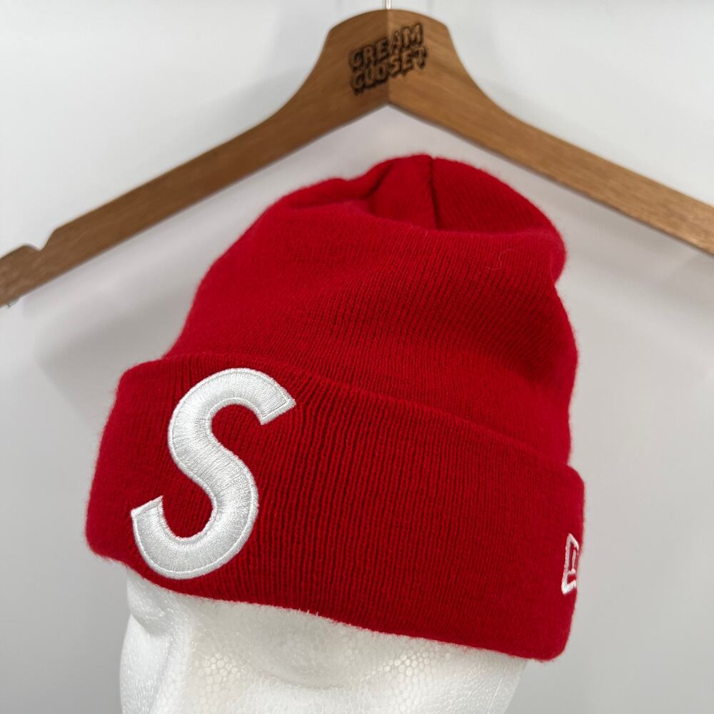FW17 2017 Supreme NYC New Era S Logo Beanie in Red
